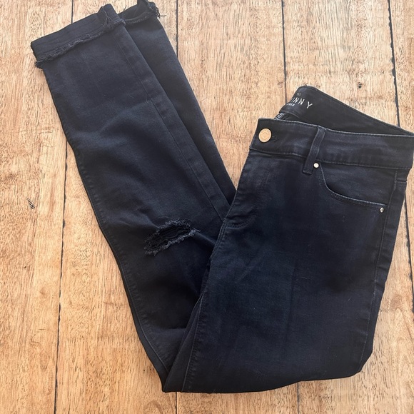 White House Black Market black distressed jeans - Picture 1 of 2